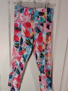 ✨ ZYIA Active Spring Blossom Light n Tight Hi-Rise Pocket Leggings ✨